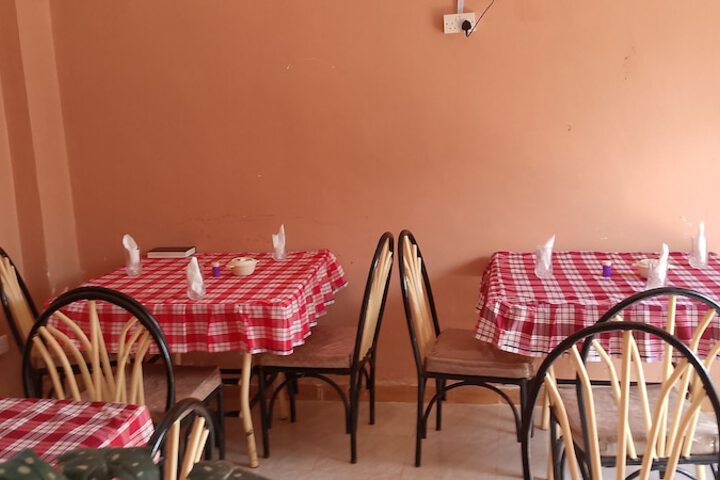 Dining 5 of 7
