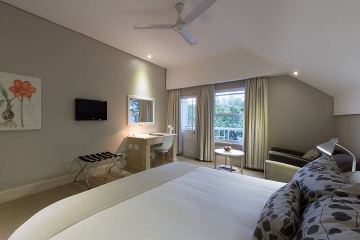 Room 6 of 37