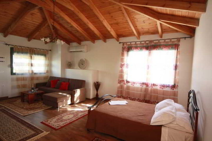 Room 5 of 10