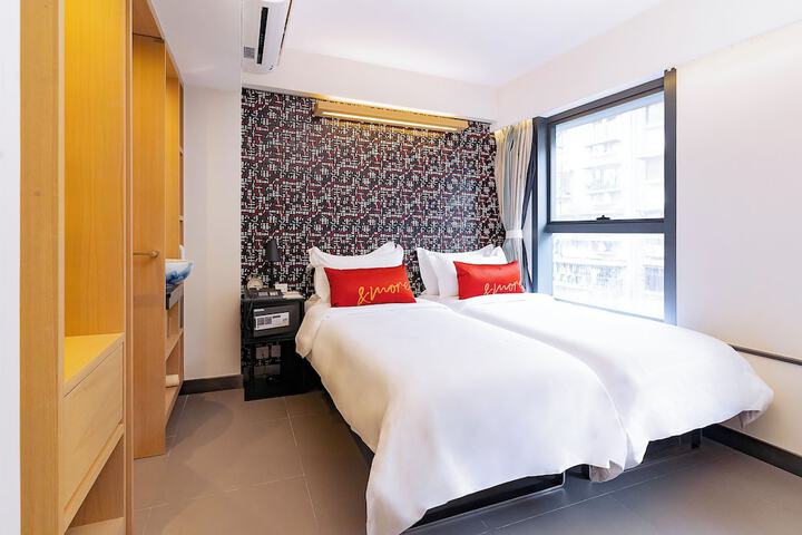 Room 18 of 30