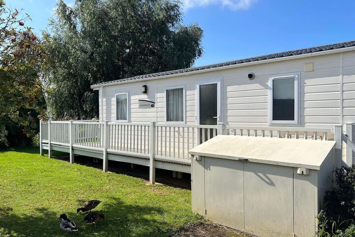 Inviting Luxury 2-bedroom Caravan in Hunstanton in Hunstanton