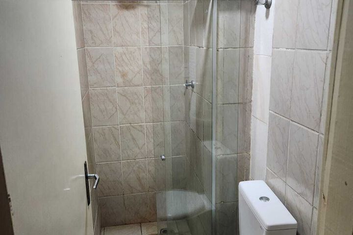Room 6 of 14