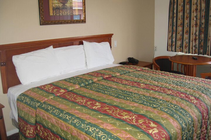Standard | King Bed (5 of 6)