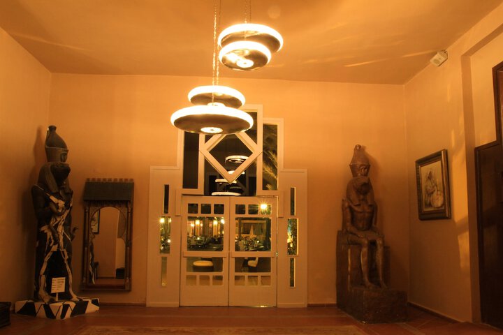 Entrance & Lobby