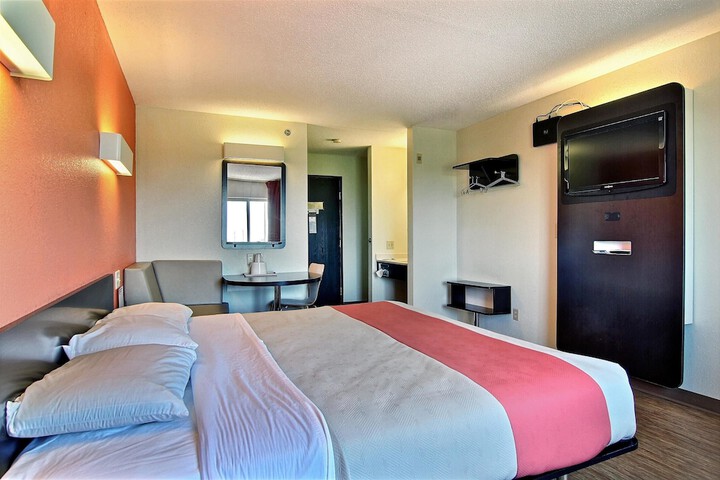 Double Deluxe 2 Queen Beds (5 of 9)