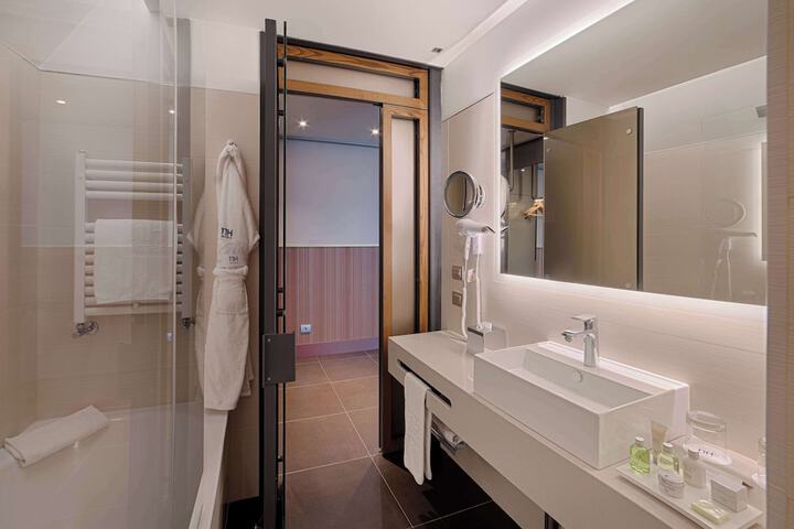 Room 43 of 75