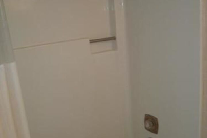 Room 33 of 63