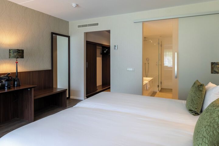 Room 38 of 92