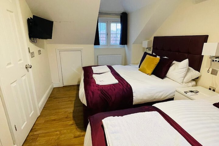 Room 9 of 71