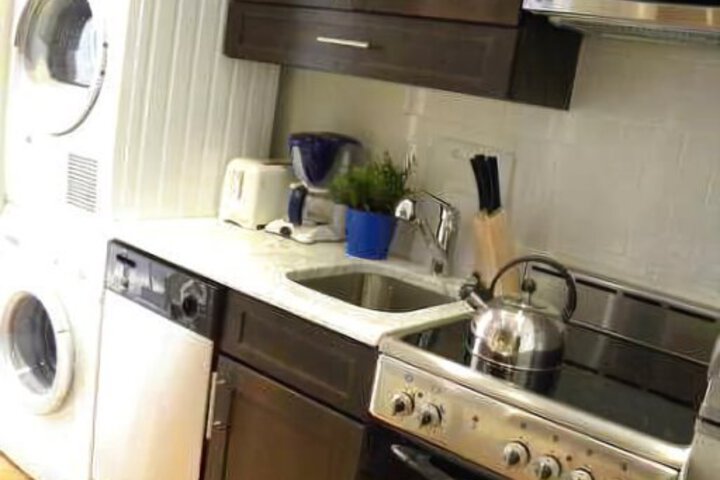 Hotel 1 Bedroom East Village Apartment