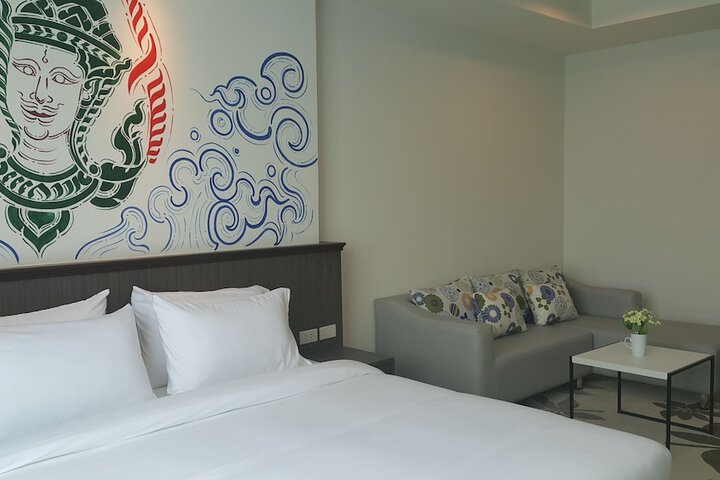 Room 9 of 77