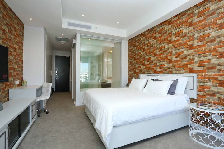 Room 13 of 35