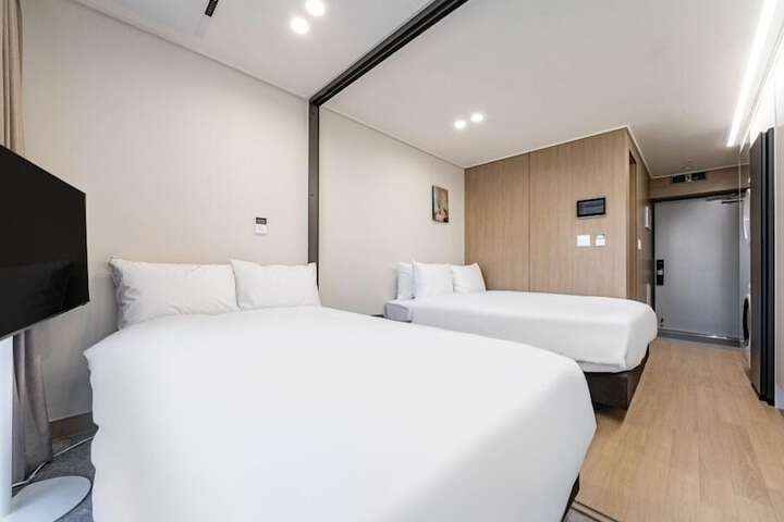 Room 3 of 30