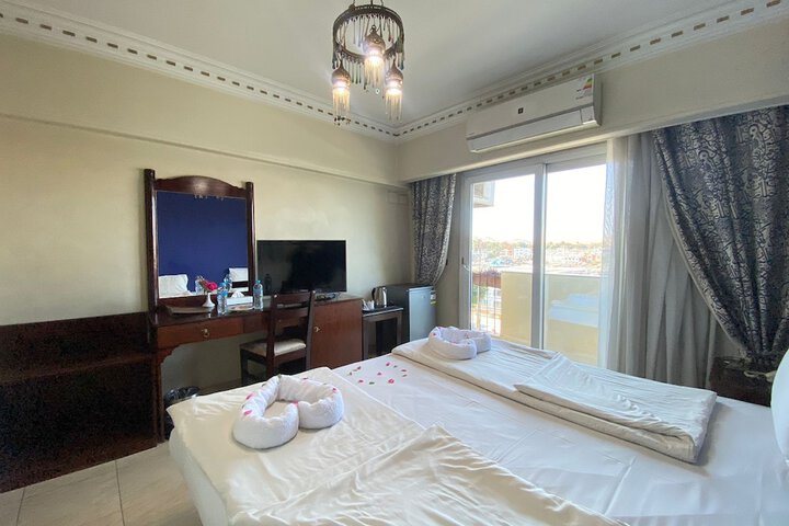 Room 12 of 65