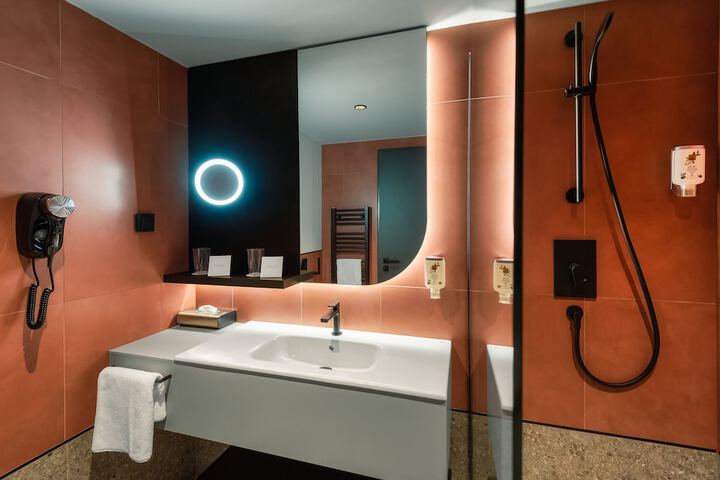 Room 40 of 71