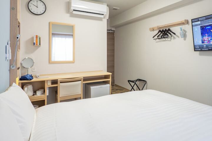 Room 13 of 50