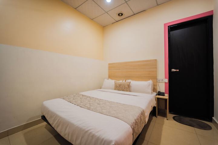 Room 16 of 25