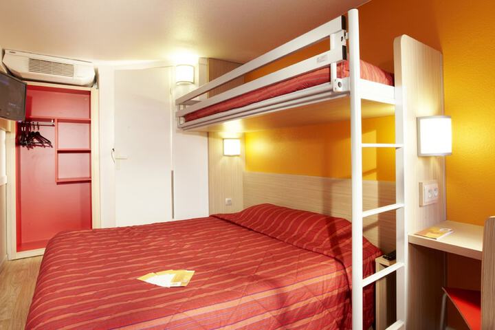 Room 5 of 43