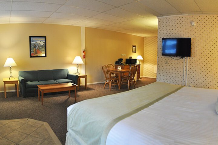 Room 8 of 13