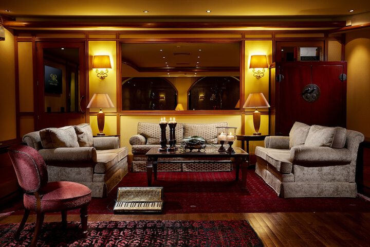 Lounge 117 of 139