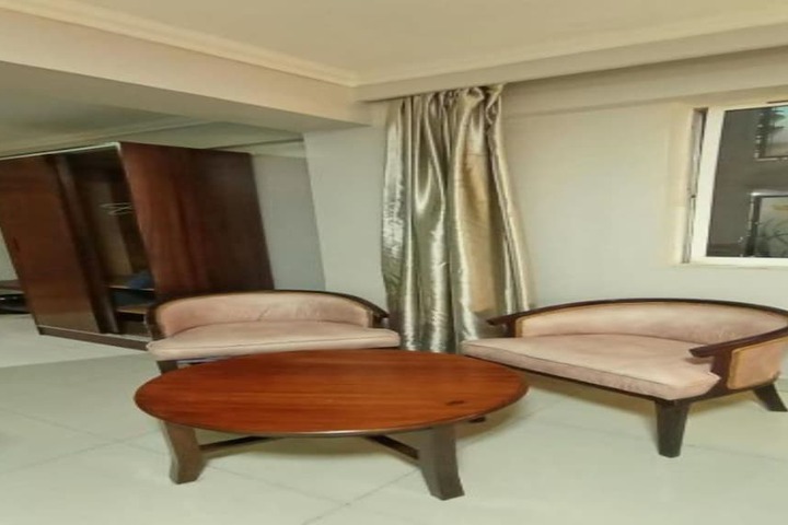 Room 8 of 32