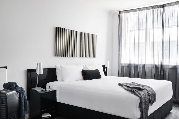 Room 6 of 26