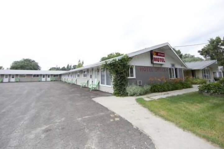 Star Motel in Morden, MB
