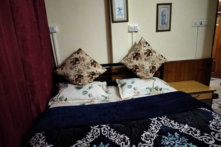 Room 60 of 77
