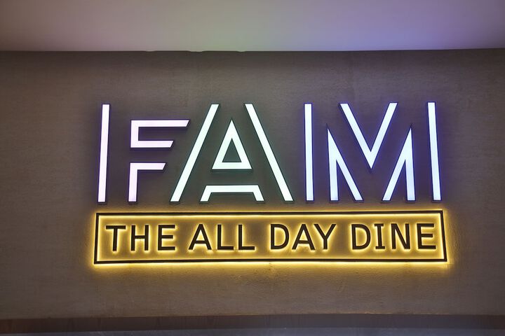 Dining 18 of 26