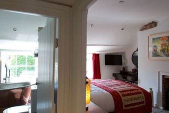 Room 7 of 19