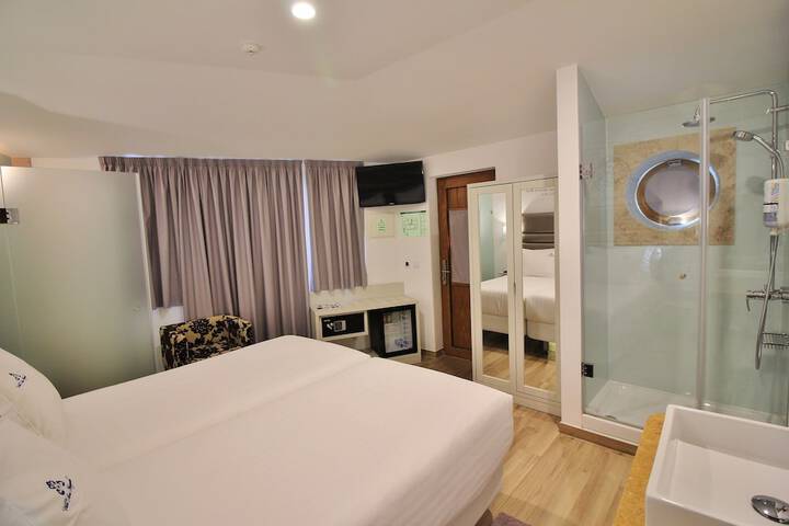 Room 7 of 53