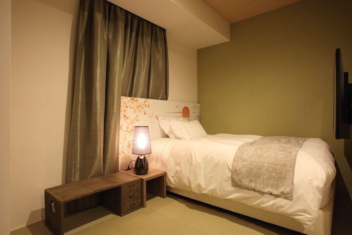 Room 17 of 53