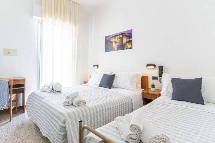 Room 2 of 11