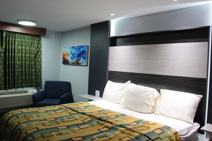 Standard Single King Bed (2 of 6)