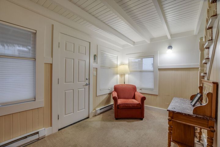Room 57 of 231