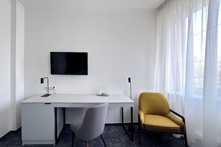Room 42 of 108