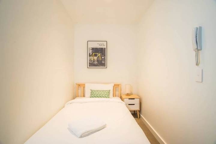 Room 5 of 14