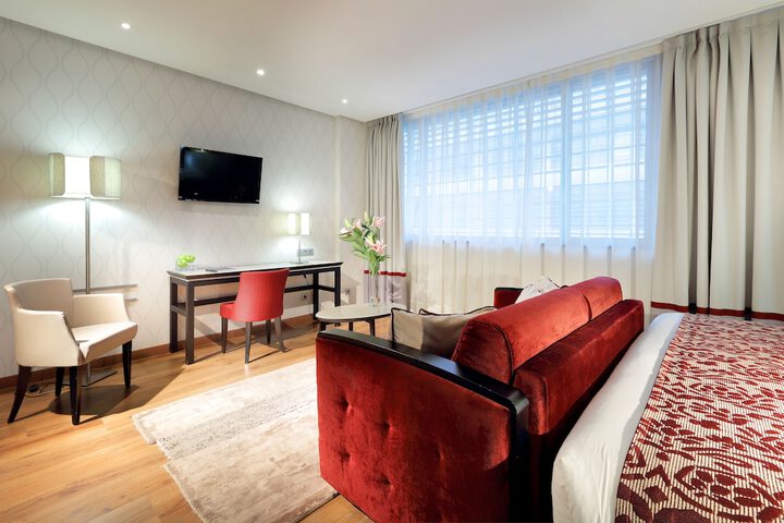 Room 11 of 28