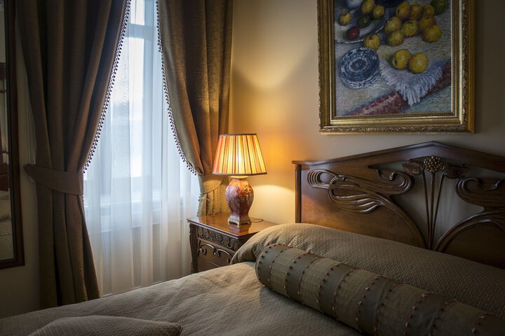 Room 2 of 38