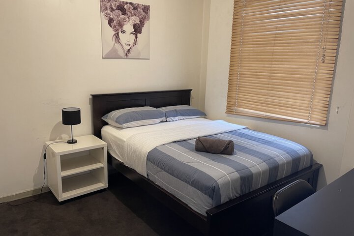 Room 33 of 49