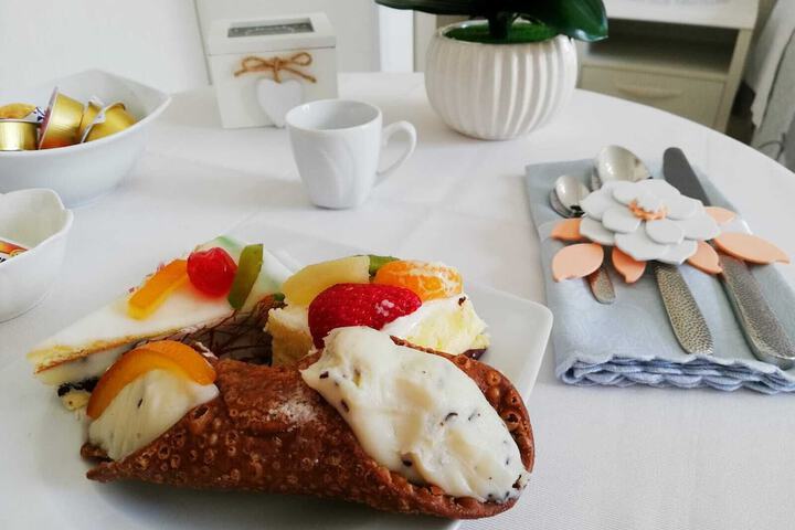 Breakfast/Coffee Service 48 of 64