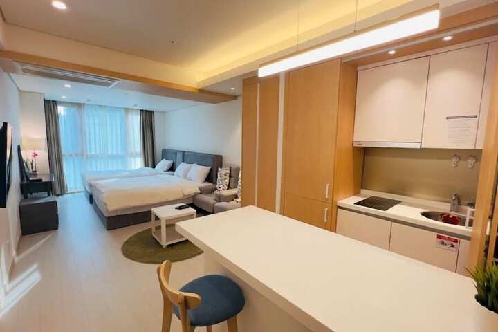Room 12 of 86