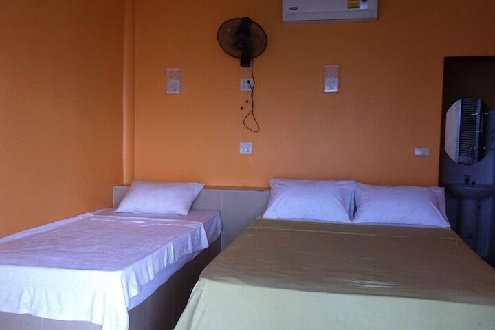 Room 9 of 32