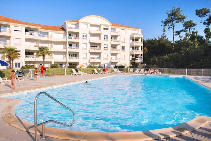 Pools & Facilities
