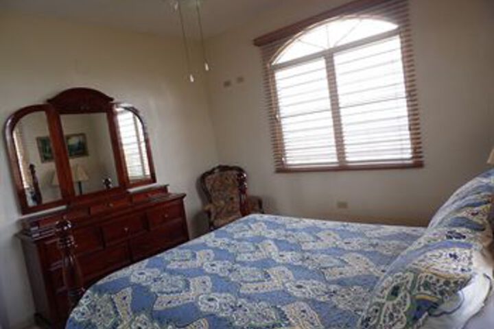 Room 11 of 28