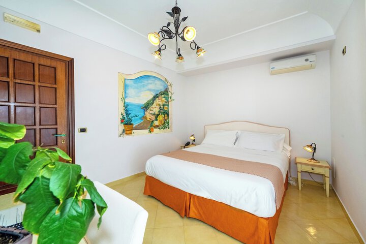 Room 14 of 71