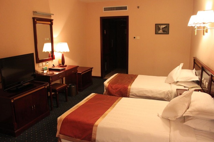 Room 11 of 24