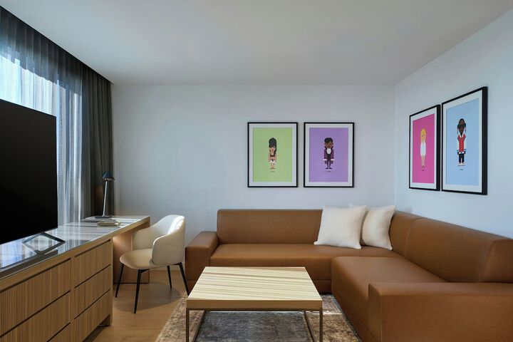 Room 30 of 79