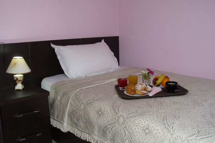 Room 7 of 32