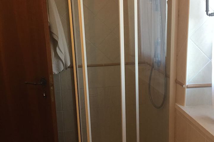 Room 32 of 57
